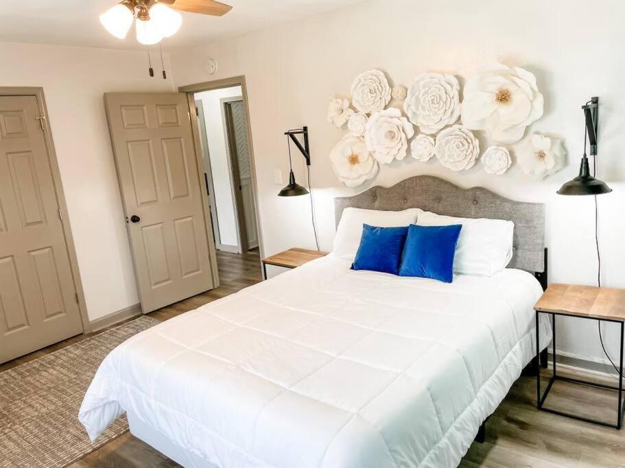 Blue Bungalow W/ Free Golf Cart 1/2 Mi From Square Covington Eksteriør billede