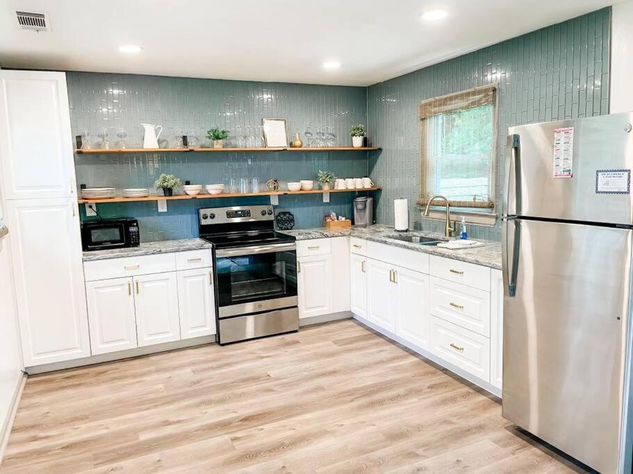 Blue Bungalow W/ Free Golf Cart 1/2 Mi From Square Covington Eksteriør billede