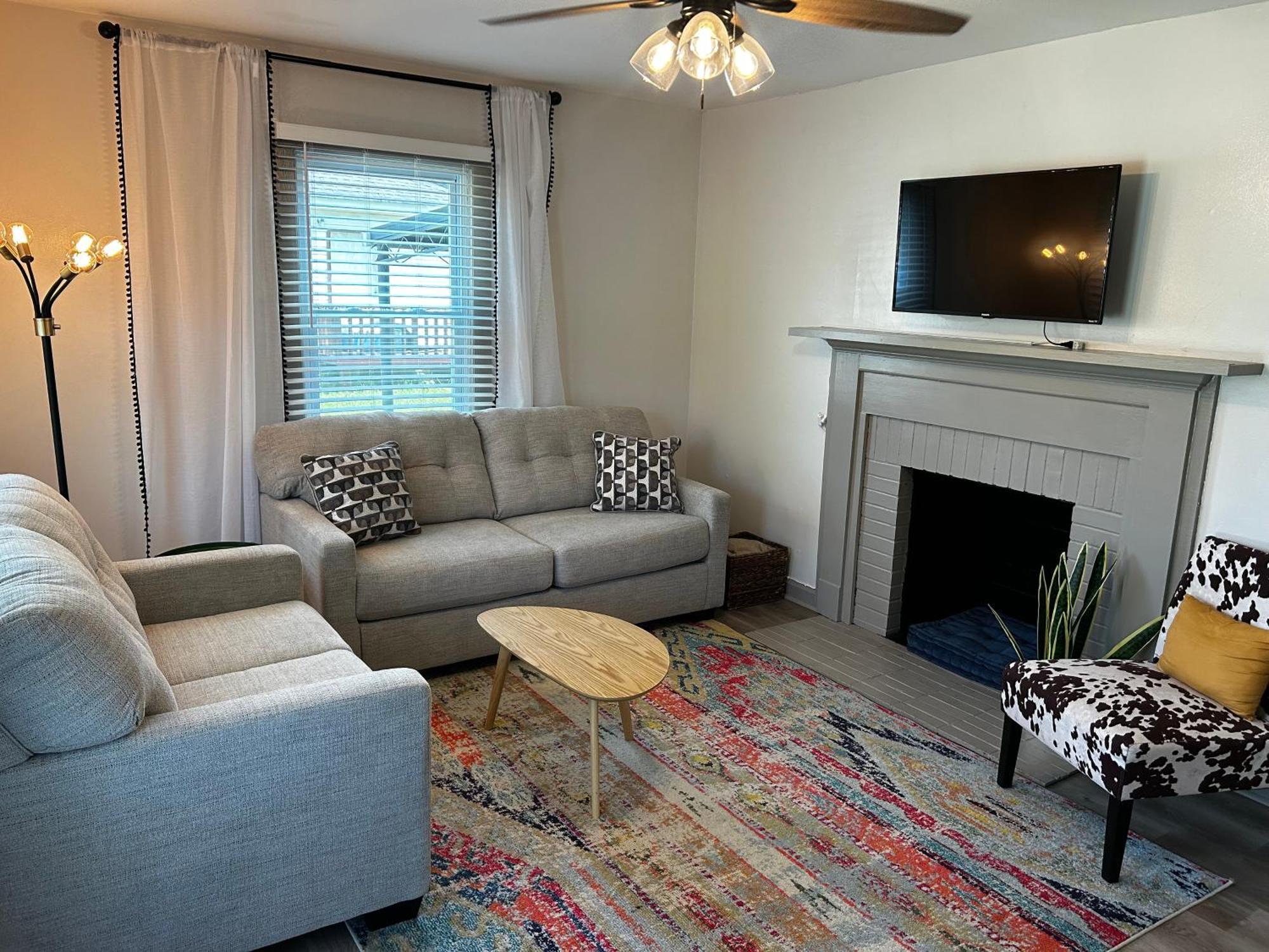 Blue Bungalow W/ Free Golf Cart 1/2 Mi From Square Covington Eksteriør billede